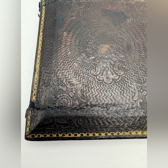 Antique Daguerreotype and Tintype Lot Male and Child - Picture 9 of 13